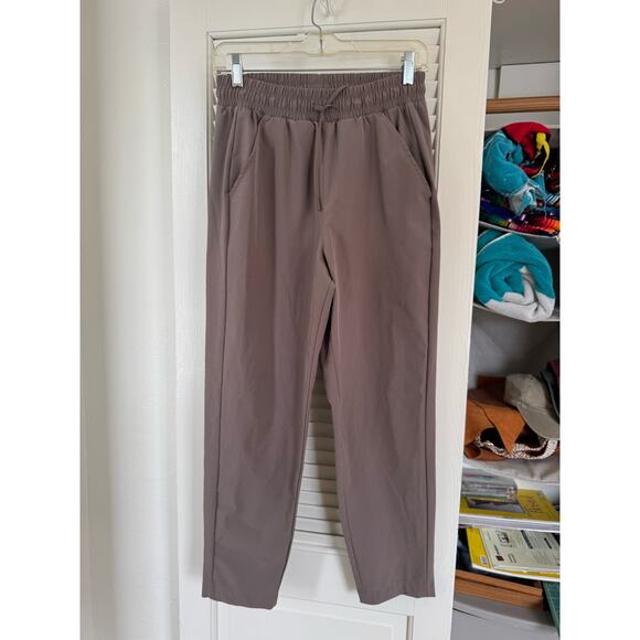 All in Motion Women’s Active Light High Rise Taper Pants, S - Picture 4 of 9
